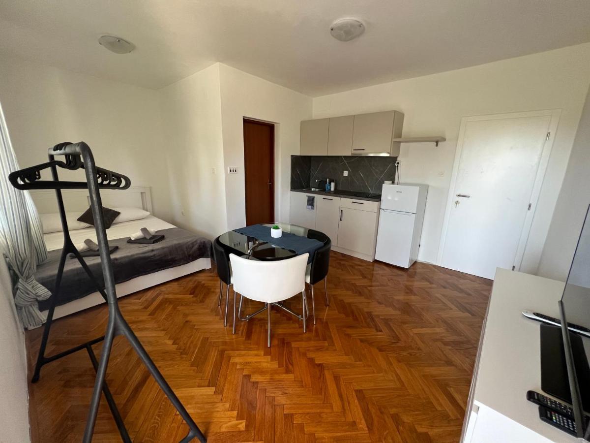 Apartments Antolkovic Уґлян Екстер'єр фото