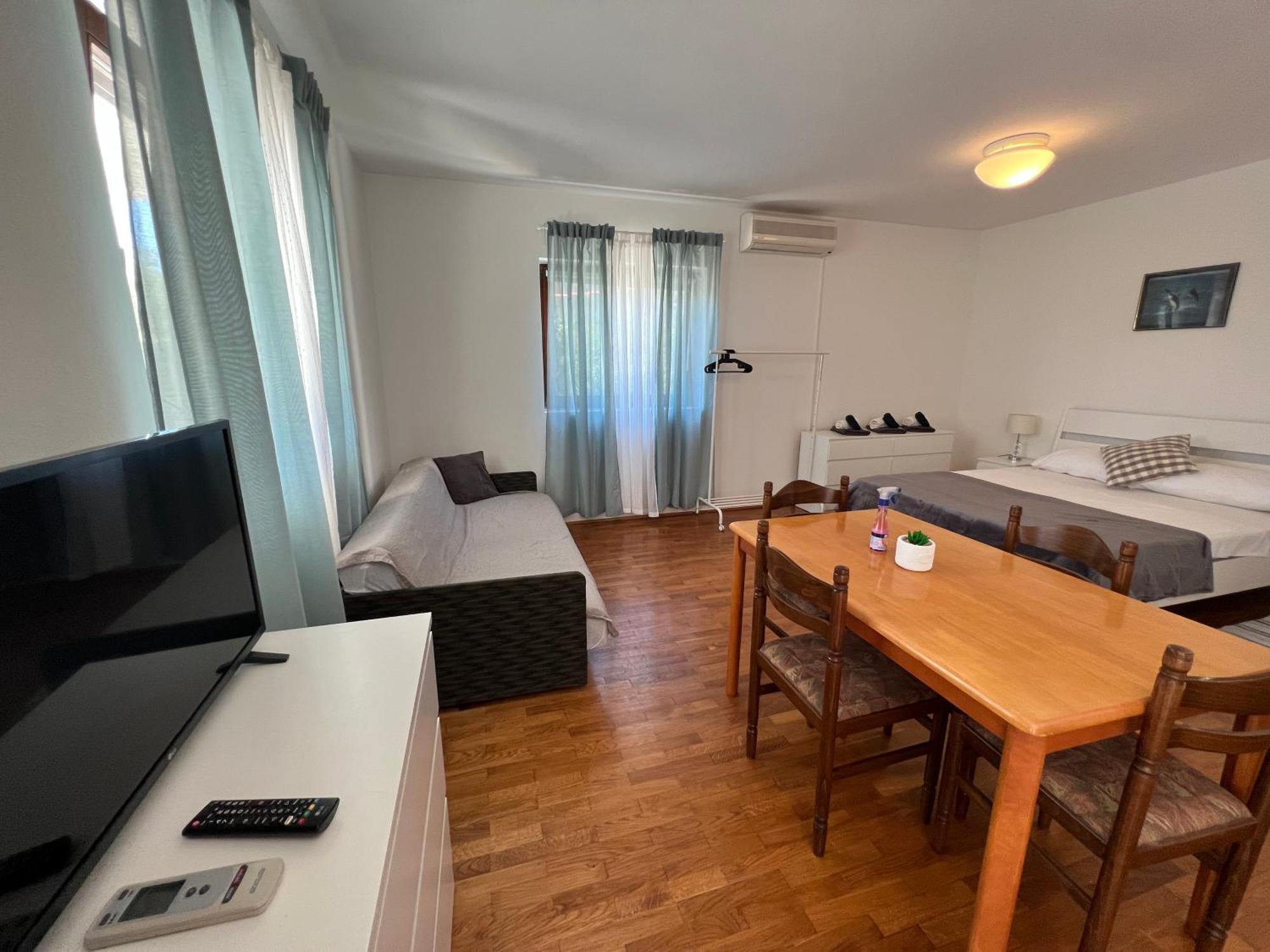 Apartments Antolkovic Уґлян Екстер'єр фото