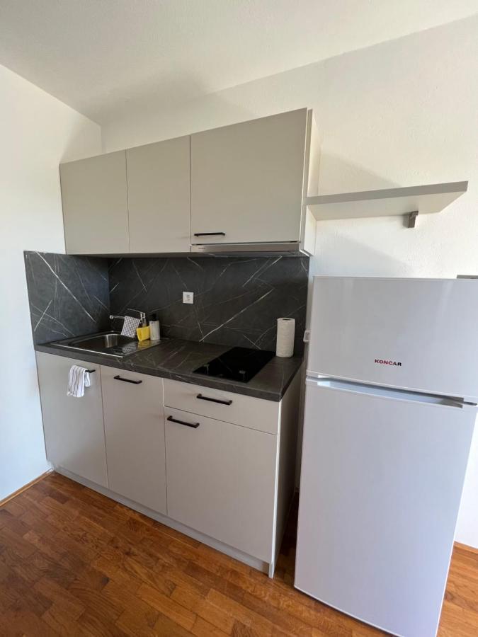 Apartments Antolkovic Уґлян Екстер'єр фото